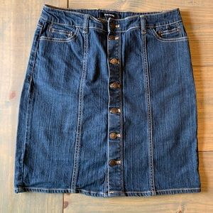 Daisy Fuentes Jean Denim Skirt Size 8 button GUC